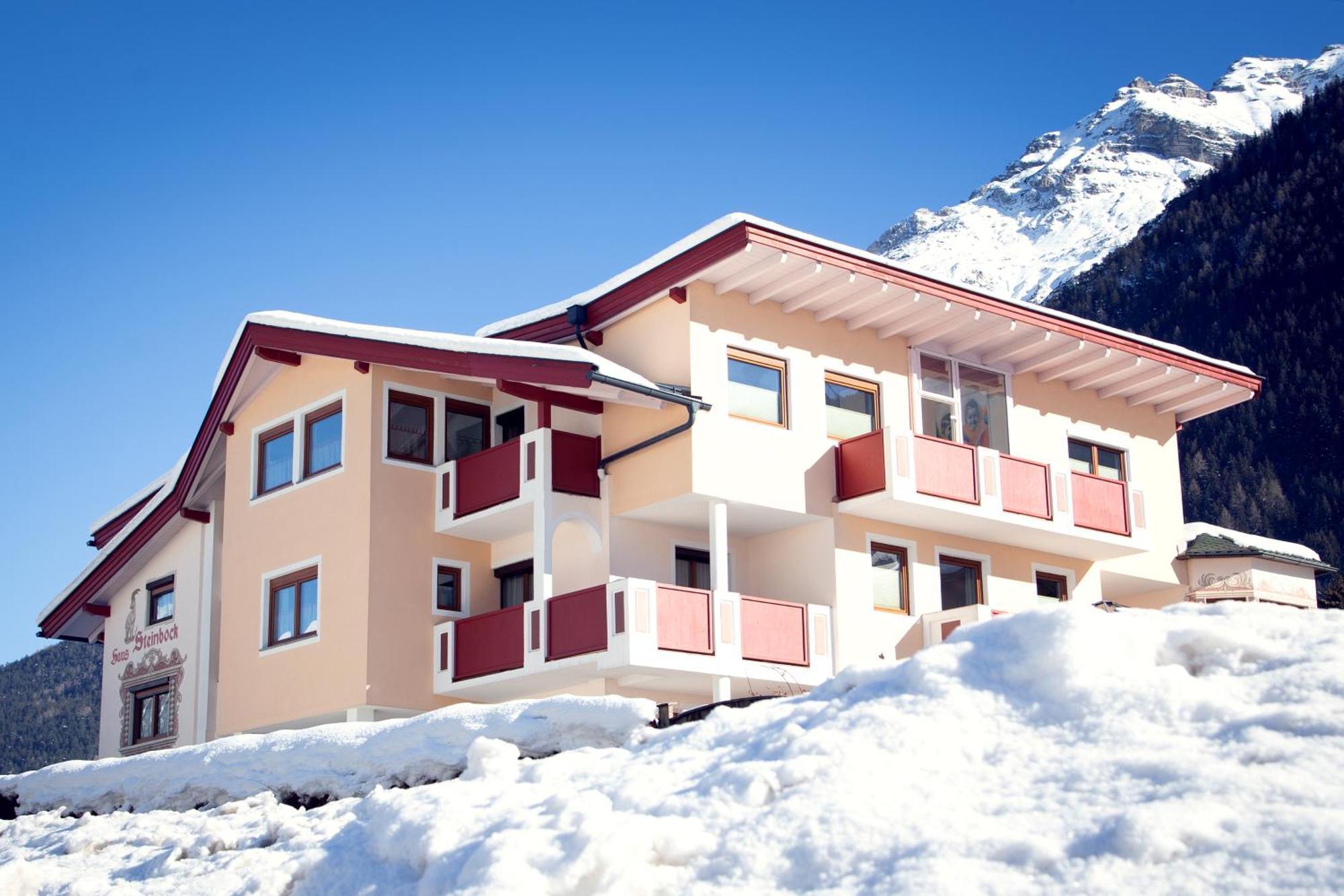 Haus Steinbock Bed & Breakfast นอยชติฟ อิม ชตูไปทัล ภายนอก รูปภาพ