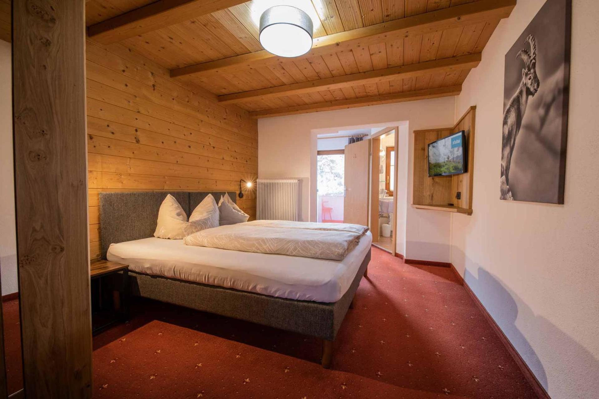 Haus Steinbock Bed & Breakfast นอยชติฟ อิม ชตูไปทัล ภายนอก รูปภาพ