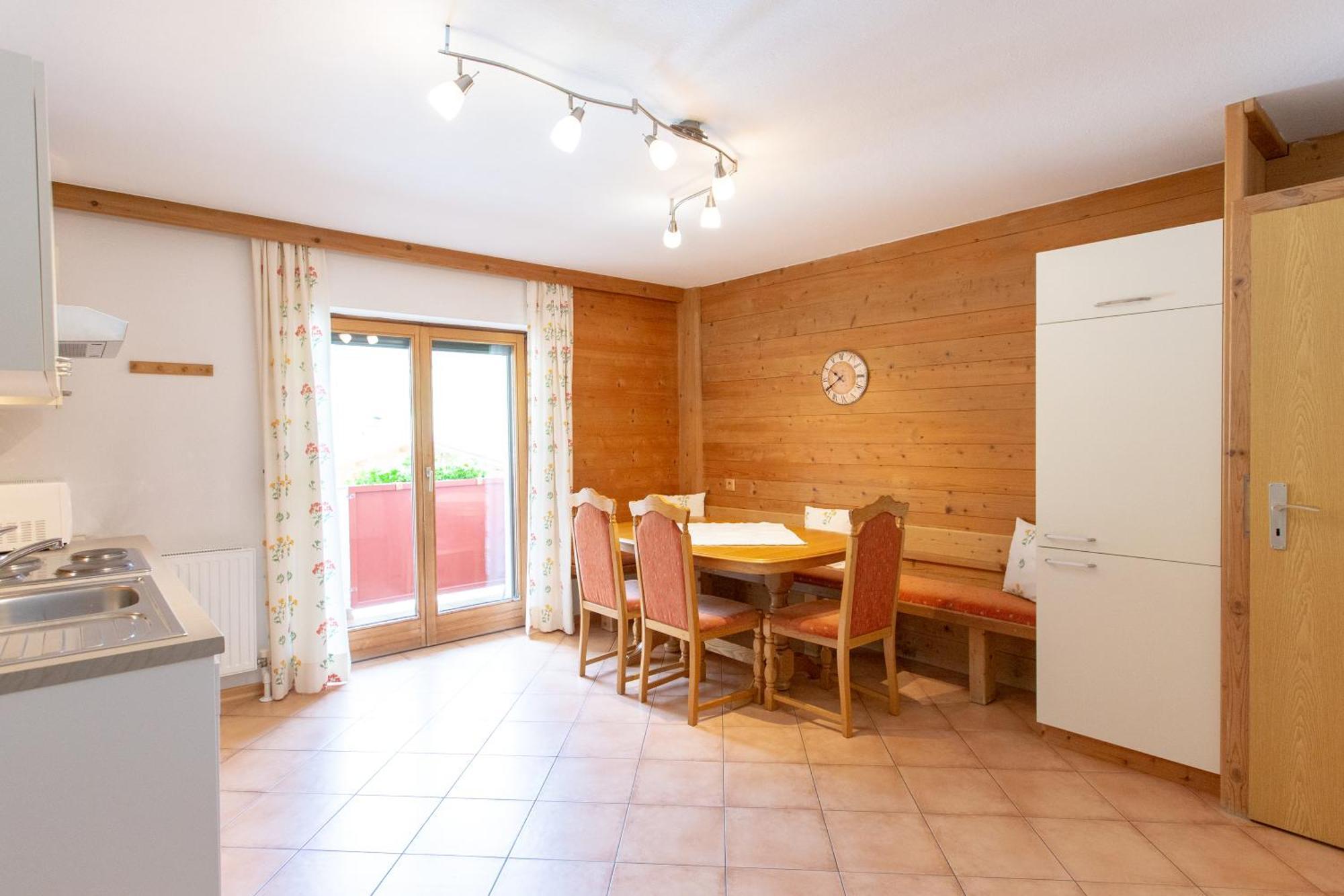 Haus Steinbock Bed & Breakfast นอยชติฟ อิม ชตูไปทัล ภายนอก รูปภาพ