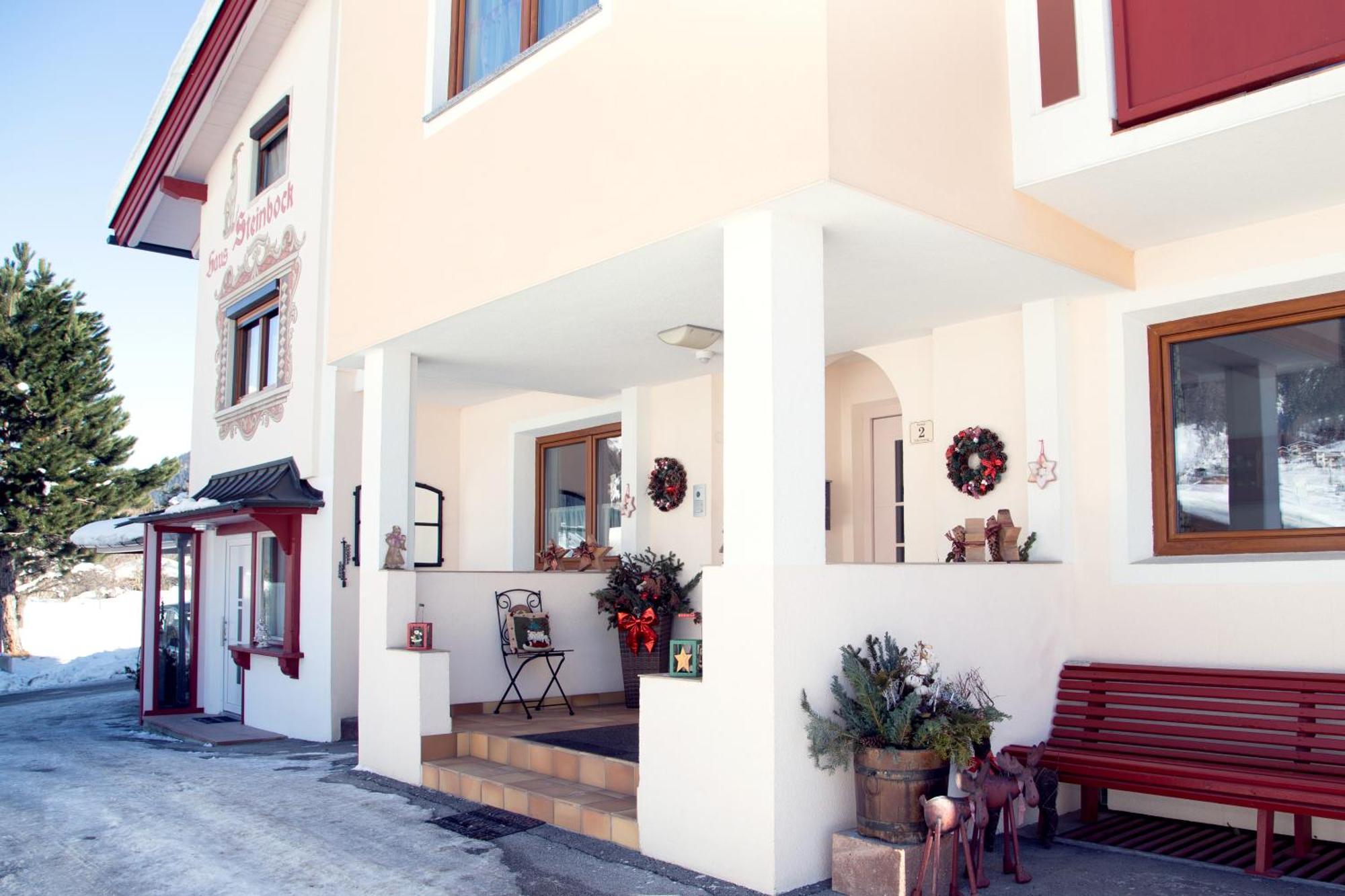 Haus Steinbock Bed & Breakfast นอยชติฟ อิม ชตูไปทัล ภายนอก รูปภาพ
