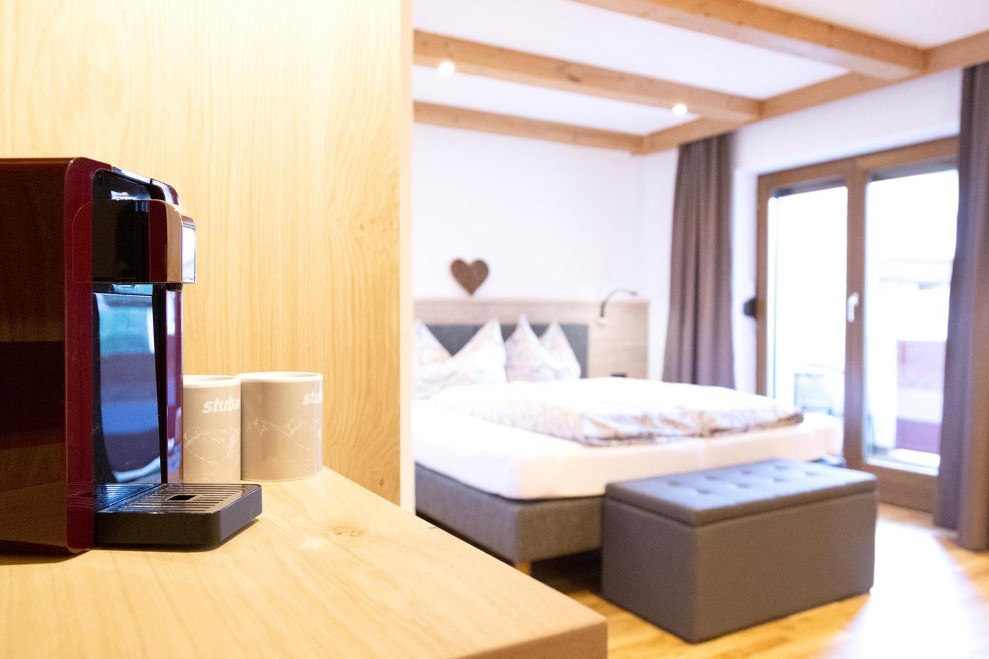 Haus Steinbock Bed & Breakfast นอยชติฟ อิม ชตูไปทัล ภายนอก รูปภาพ
