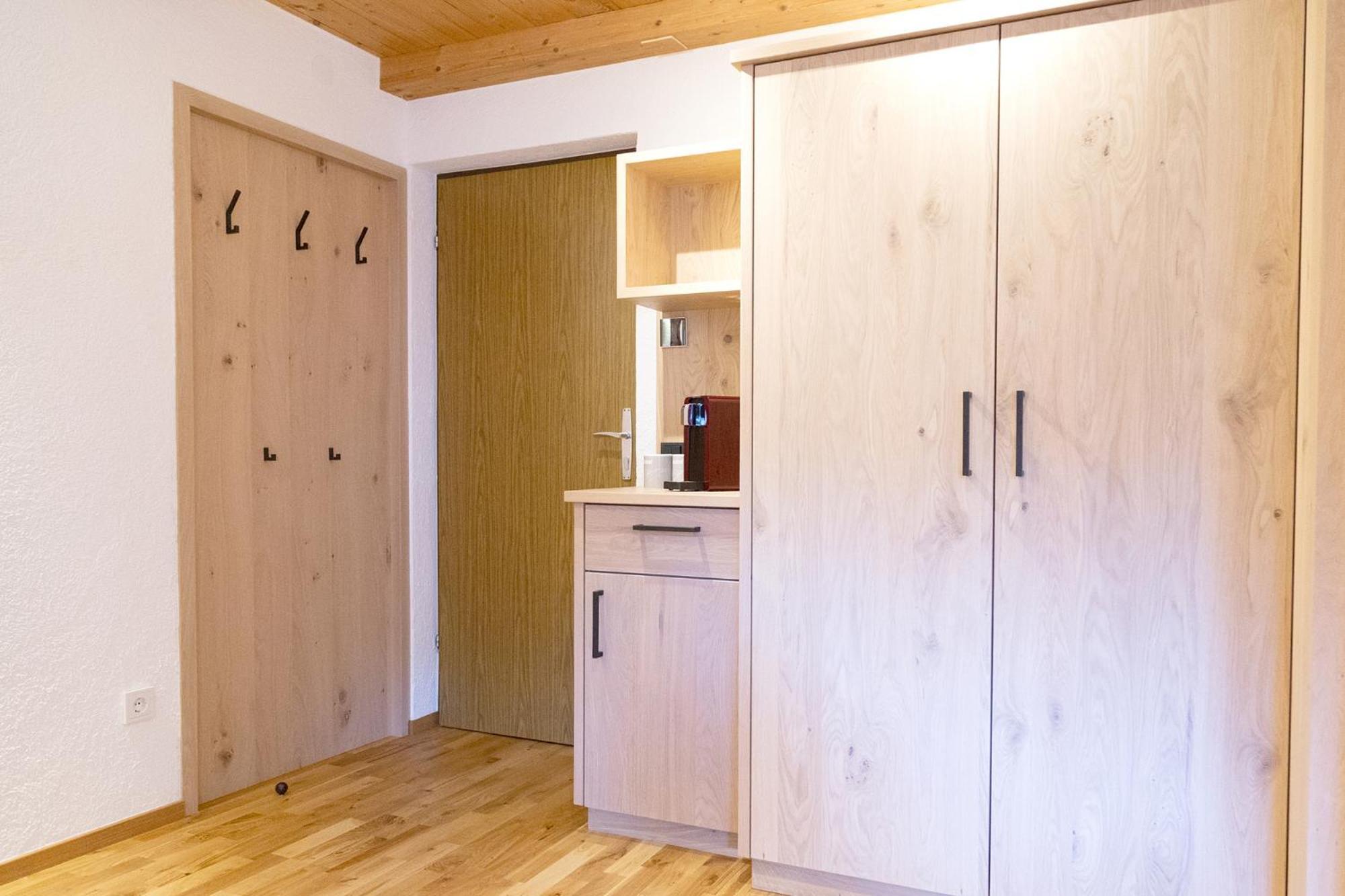 Haus Steinbock Bed & Breakfast นอยชติฟ อิม ชตูไปทัล ภายนอก รูปภาพ