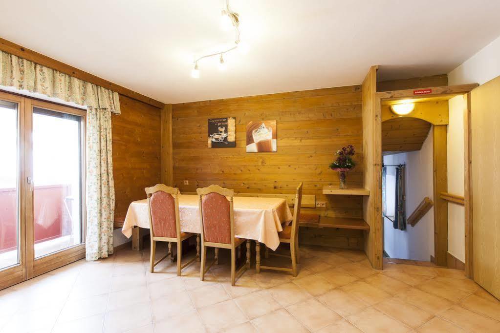 Haus Steinbock Bed & Breakfast นอยชติฟ อิม ชตูไปทัล ภายนอก รูปภาพ
